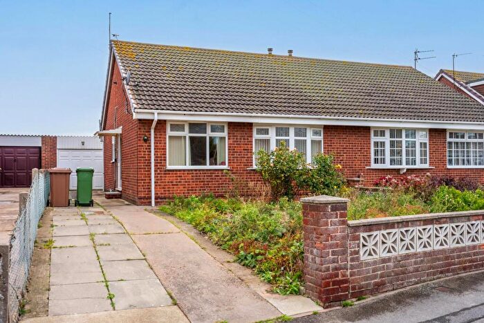 2 Bedroom Semi-Detached Bungalow For Sale In Oak Avenue, Withernsea, HU19