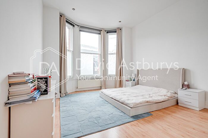 2 Bedroom Flat To Rent In Greencroft Gardens, London, NW6