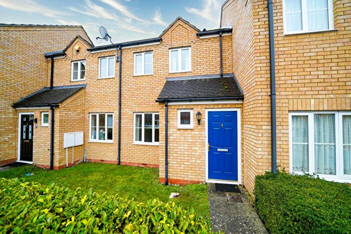 2 Bedroom House To Rent In Pipit Close, Royston, SG8