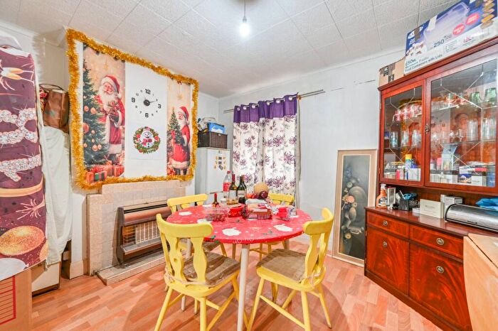 3 Bedroom Terraced House For Sale In Tokyngton Avenue, Wembley, HA9