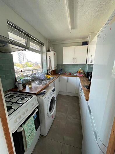 2 Bedroom Flat To Rent In Clemence Street, London, E14