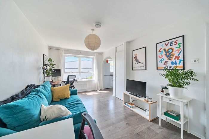 1 Bedroom Flat To Rent In Wedmore Gardens, London, N19