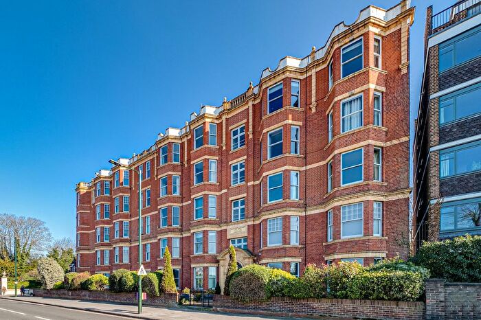 3 Bedroom Flat To Rent In The Terrace, Barnes, SW13