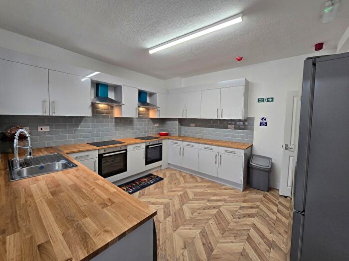5 Bedroom End Of Terrace House To Rent In Sherwin Grove: Bed, Bath En-suite Student House, NG7