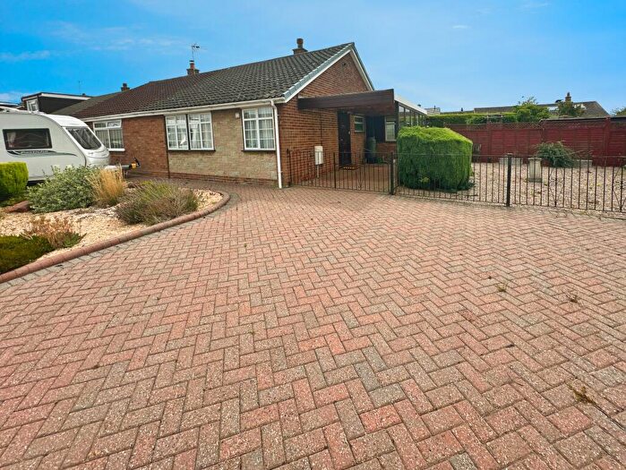 2 Bedroom Semi-Detached Bungalow For Sale In Henhurst Ridge, Burton-on-Trent, DE13