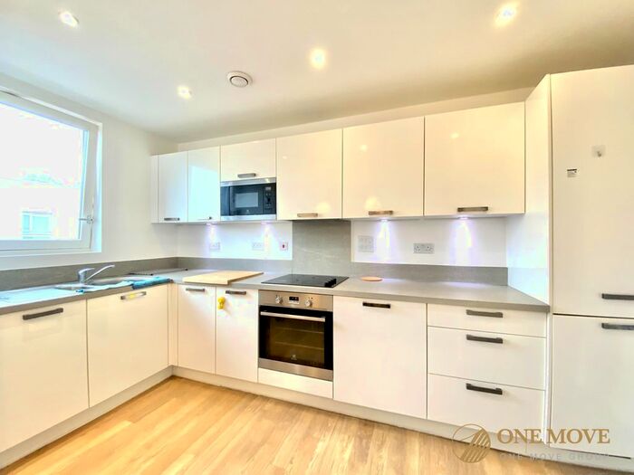 3 Bedroom Flat To Rent In Greenland Place, London, SE16