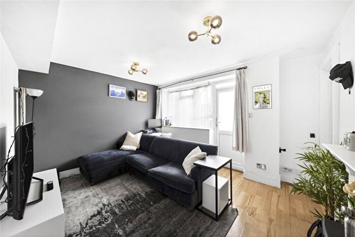 1 Bedroom Apartment To Rent In Trelawney Estate, Paragon Road, Hackney, London, E9