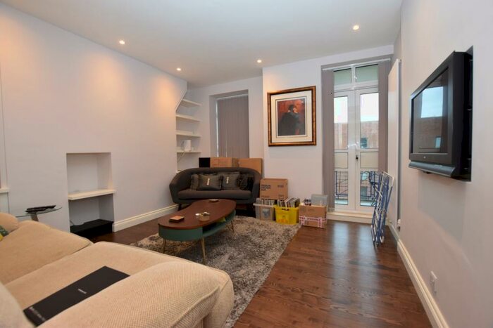 1 Bedroom Flat To Rent In Camberwell Road London, SE5