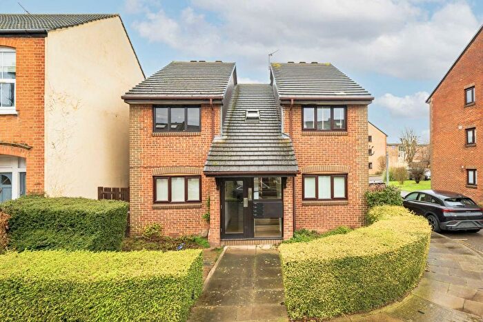 1 Bedroom Flat To Rent In Rothschild Road, London, W4