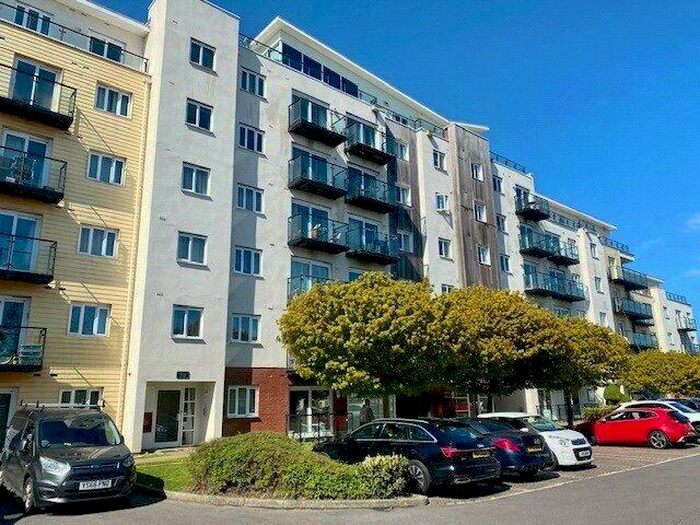 2 Bedroom Apartment To Rent In Admirals House, Gisors Road, Southsea, Hampshire, PO4