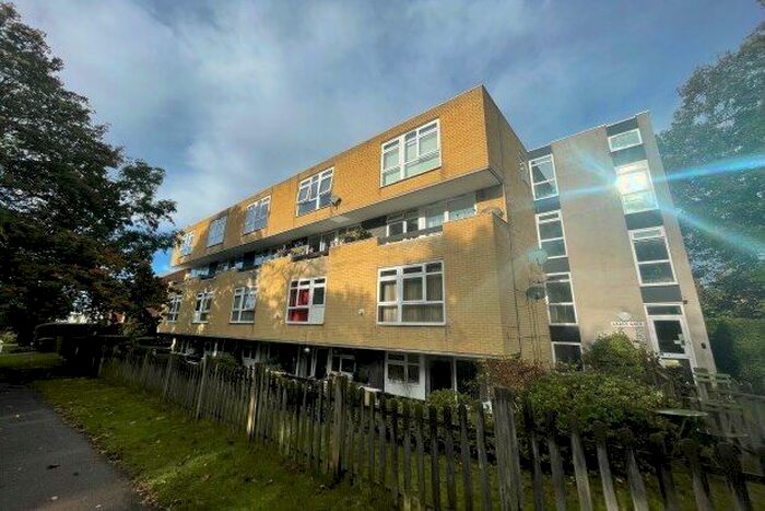 1 Bedroom Flat To Rent In Pegwell Road, Ramsgate, CT11