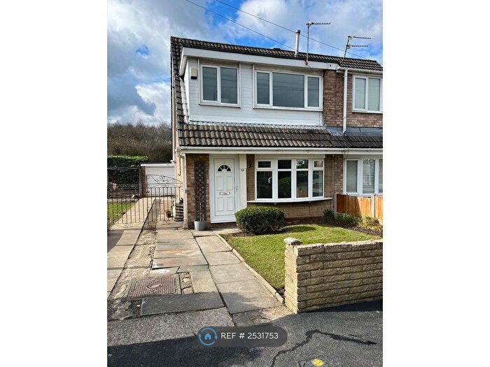 3 Bedroom Semi-Detached House To Rent In Lincoln Drive, Ashton-In-Makerfield, Wigan, WN4
