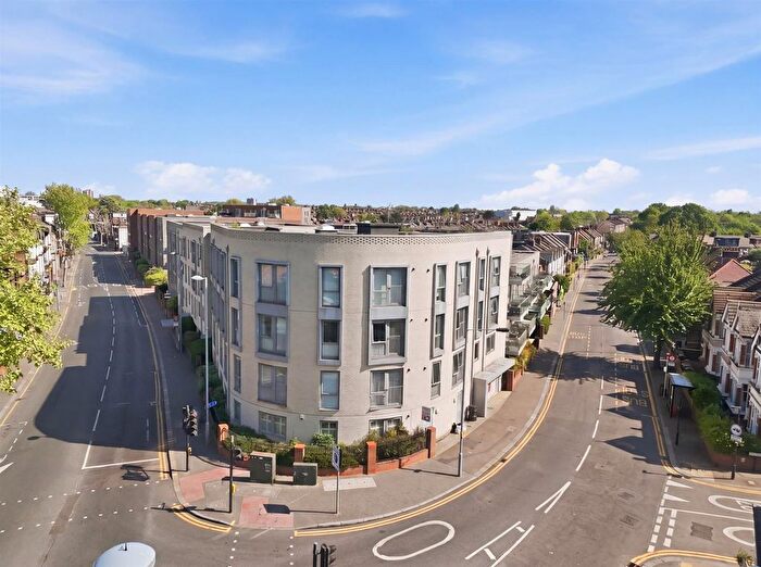 3 Bedroom Flat For Sale In Brunel House, Leytonstone, E11