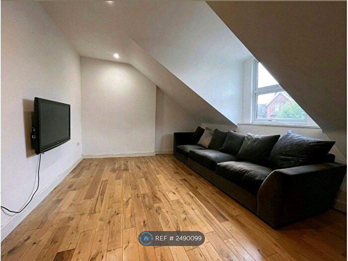 2 Bedroom Flat To Rent In Dean Road, London, NW2