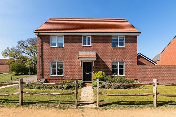 4 Bedroom Detached House For Sale In Linnet Grove, Didcot, OX11