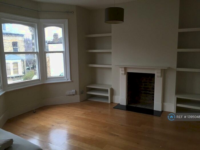 2 Bedroom Flat To Rent In Whiteley Road, London, SE19