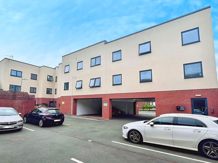 2 Bedroom Flat To Rent In Millfields Road, Wolverhampton, WV4