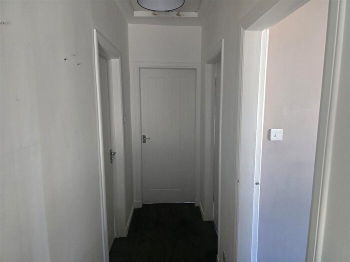 1 Bedroom Flat To Rent In Orchard Street, Overtown, ML2
