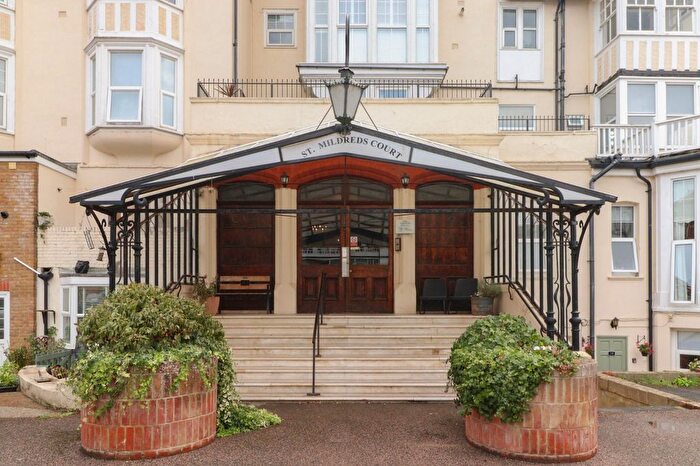 1 Bedroom Flat For Sale In Beach Road, Westgate-On-Sea, Kent, CT8