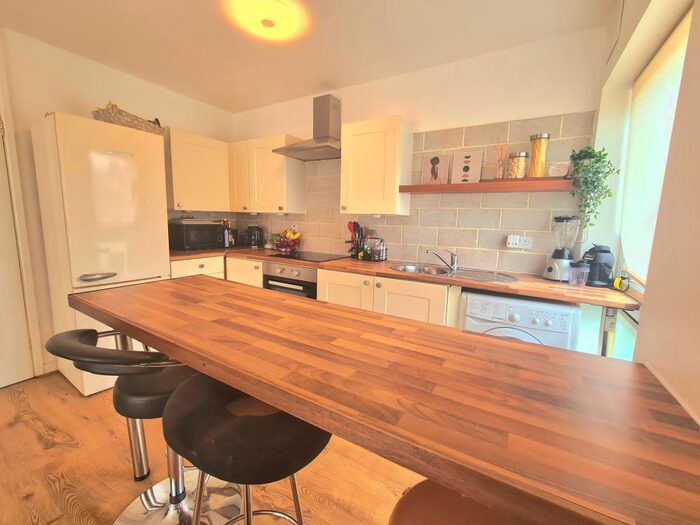 1 Bedroom Flat To Rent In The Gables, Cooden Close, BR1