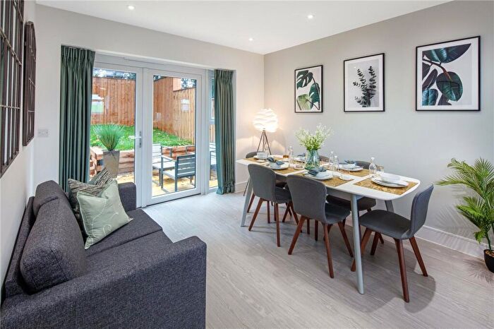 3 Bedroom Terraced House For Sale In Ballast Road, Erith, DA8