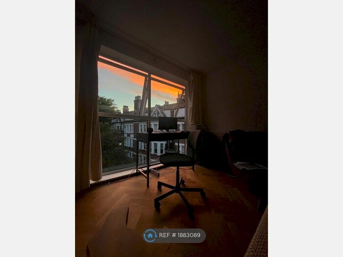 1 Bedroom Flat To Rent In Highview, London, N8