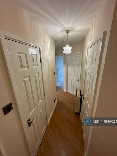 2 Bedroom Flat To Rent In Genotin Road, Enfield, EN1