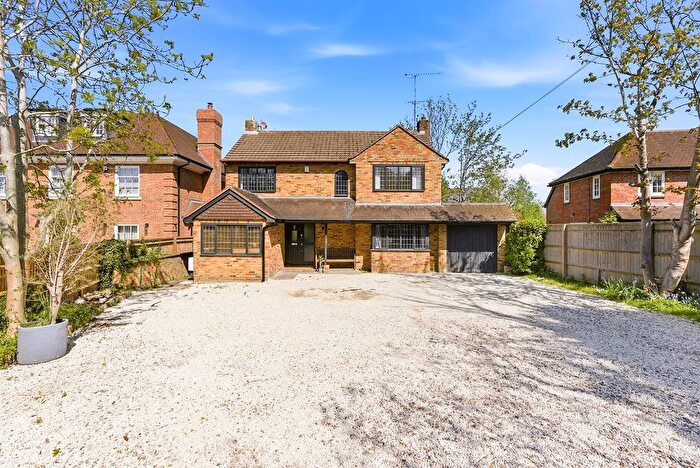 4 Bedroom Detached House For Sale In Candlemas Lane, Beaconsfield, Buckinghamshire, HP9