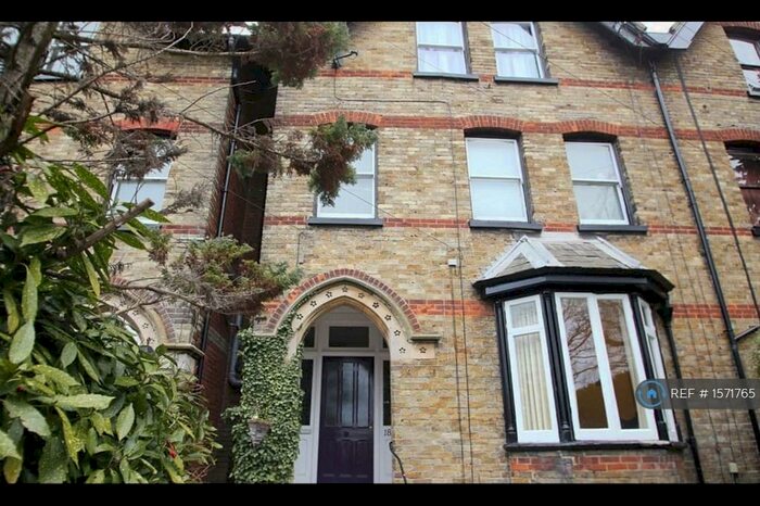 2 Bedroom Flat To Rent In Old Dover Road, Canterbury, CT1