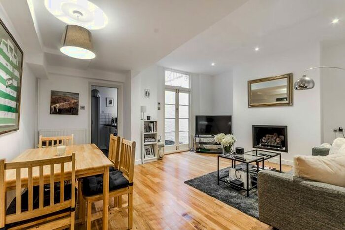 1 Bedroom Maisonette To Rent In Kempsford Gardens, Earls Court, London, SW5