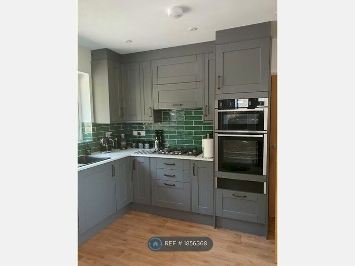 3 Bedroom Bungalow To Rent In Castle Hill Road, Totternhoe, Dunstable, LU6