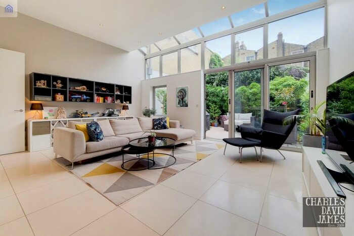 4 Bedroom Mews To Rent In The Mews, London, N1