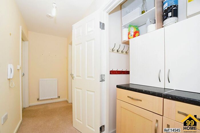 1 Bedroom Flat For Sale In Hardie Close, Tetbury, GL8