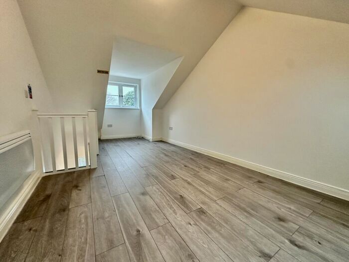 2 Bedroom Flat To Rent In Station Road, Sidcup, DA15