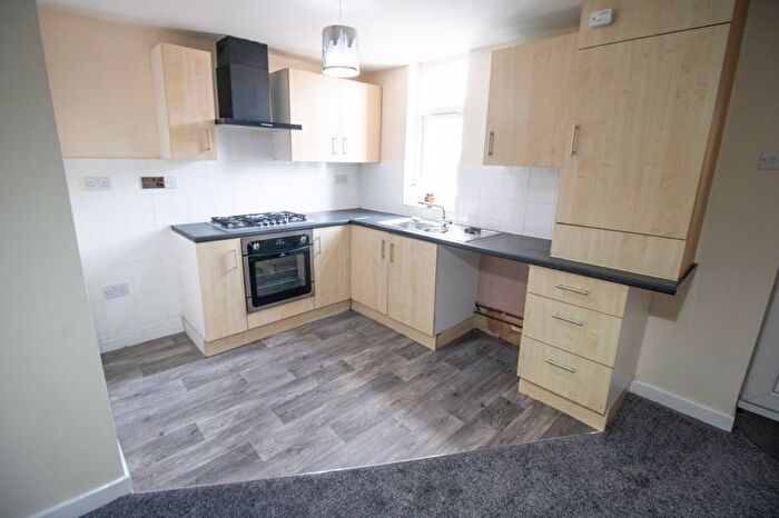2 Bedroom Flat To Rent In Entwistle Street, Tonge Fold, Bolton, BL2