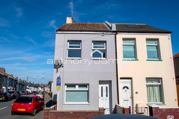 4 Bedroom Semi-Detached House To Rent In Barham Road, Dartford, Kent, DA1