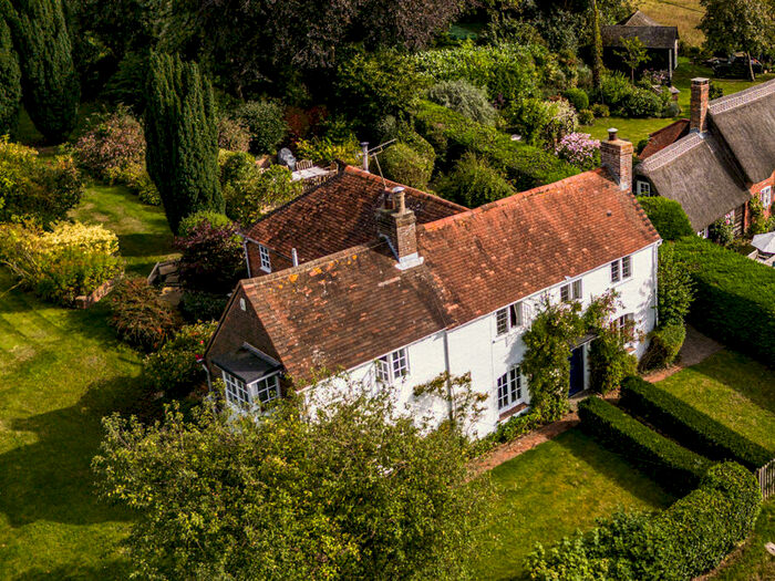 4 Bedroom Detached House For Sale In Rose Cottage, Aldworth, RG8