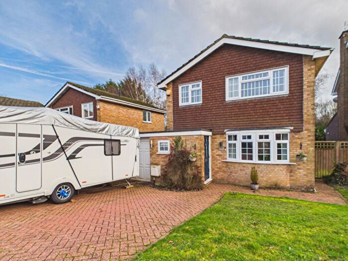 3 Bedroom Detached House For Sale In Lavender Road, Basingstoke, RG22