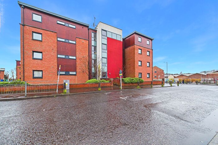 2 Bedroom Flat To Rent In /, Shuna Street, G20