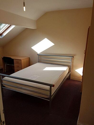 2 Bedroom Flat To Rent In Clarendon Place, Leeds, LS2