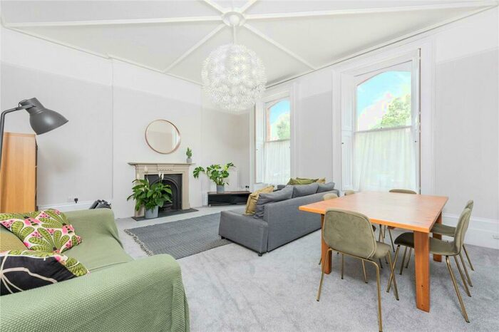 3 Bedroom Apartment To Rent In St. Peters House, Oakley Crescent, London, EC1V