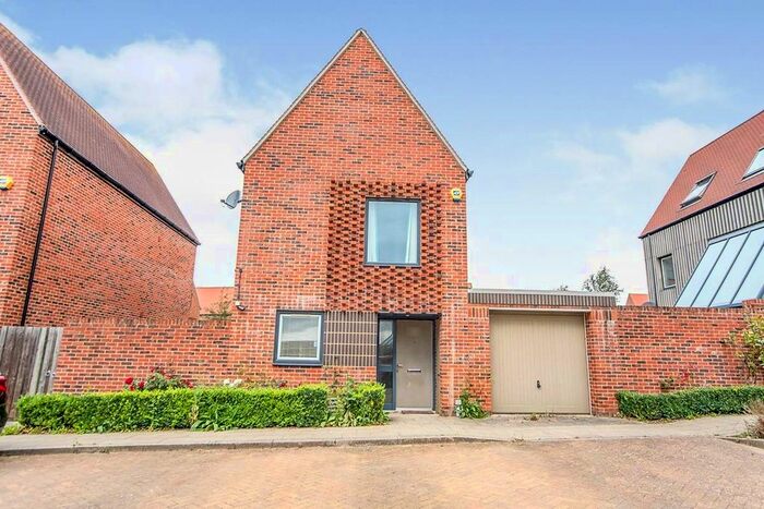 2 Bedroom Detached House To Rent In Elliotts Way, Chatham, Kent, ME4