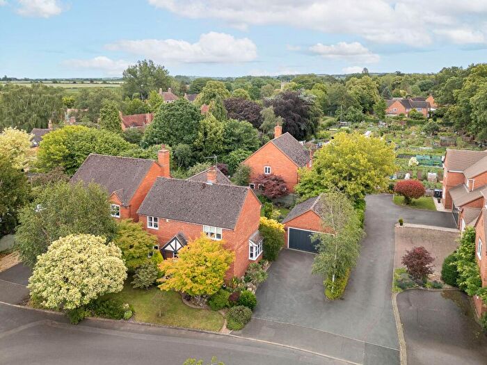 4 Bedroom Detached House For Sale In Dighton Close, Clifford Chambers, CV37