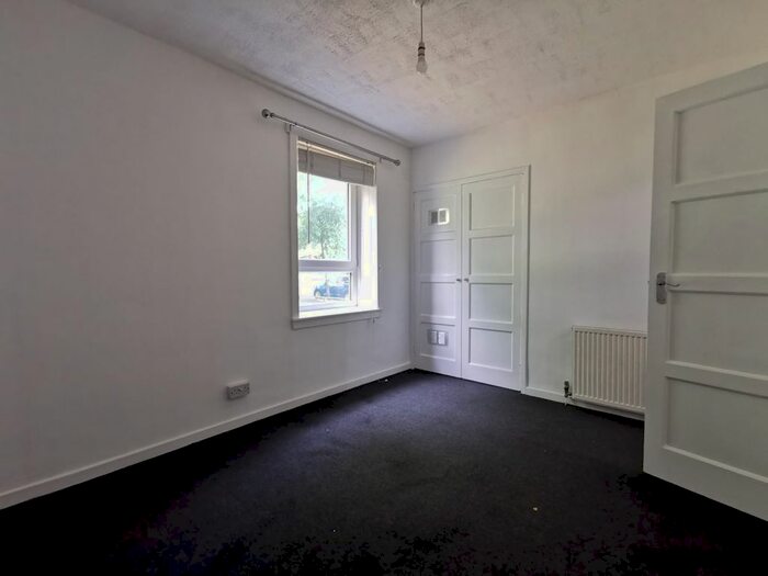 2 Bedroom Flat To Rent In Carnie Gardens, Ashgrove, Aberdeen, AB25