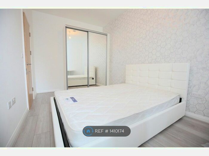 2 Bedroom Flat To Rent In The Co-Operative, Coventry, CV1