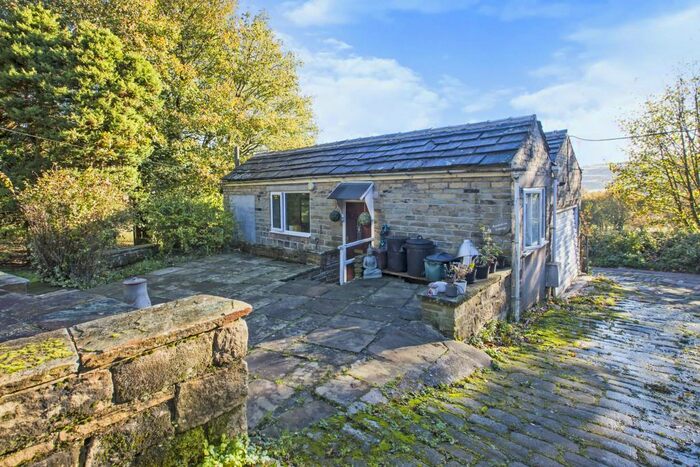 2 Bedroom Bungalow To Rent In Wood Top, Hebden Bridge, West Yorkshire, HX7