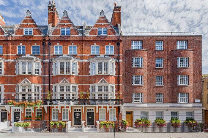 3 Bedroom Flat To Rent In Park Street, London, W1K