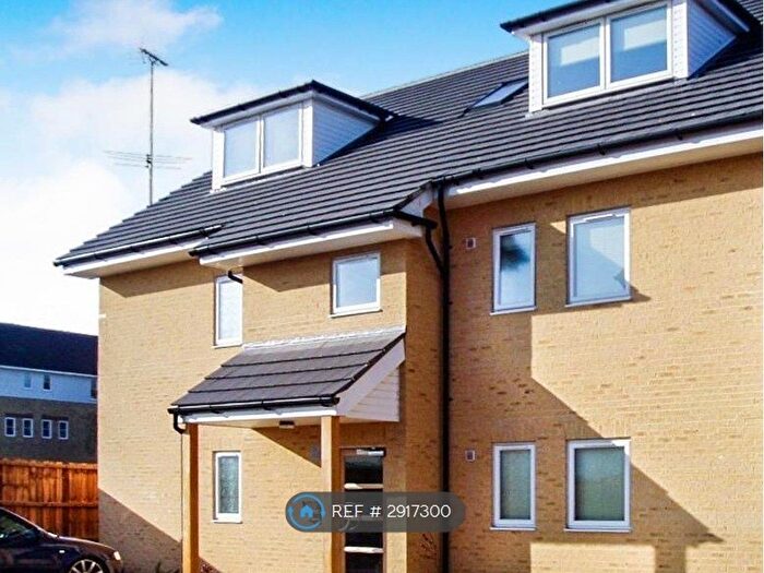 2 Bedroom Flat To Rent In Linden Court, Benfleet, SS7