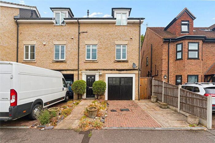 2 Bedroom End Of Terrace House For Sale In Branfill Road, Upminster, RM14