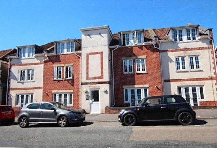 2 Bedroom Flat For Sale In Bell Hill Road, Bristol, BS5